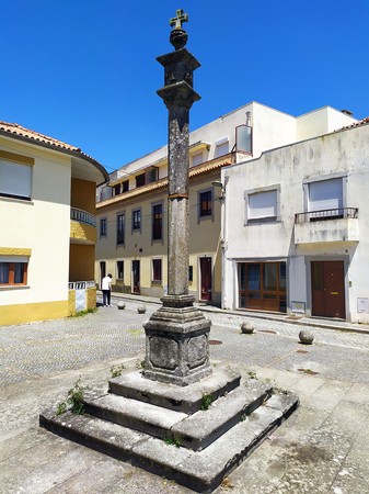 Pelourinho de Esposende 02.jpg