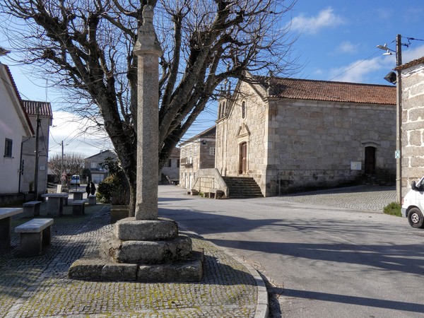 Pelourinho de Forno Telheiro.jpg
