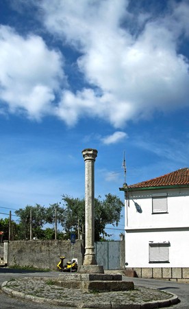 Pelourinho de Nogueira do Cravo - Portugal (8024599217).jpg