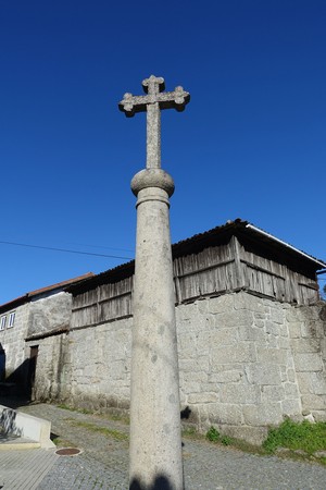 Pelourinho de Parada (1).jpg