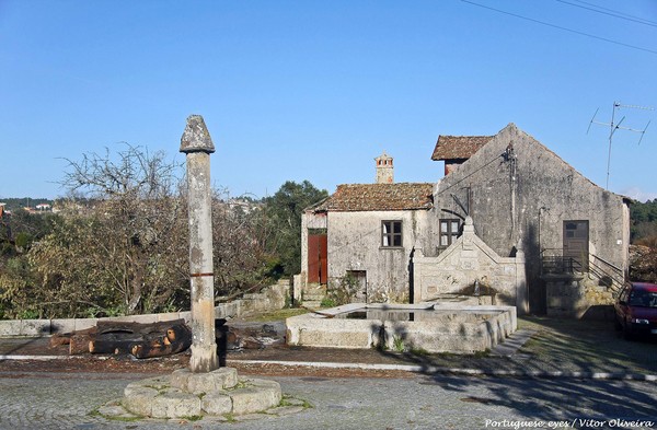 Pelourinho de Pena Verde - Portugal (48716542387).jpg