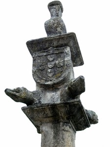 Pelourinho de Torre de Dona Chama