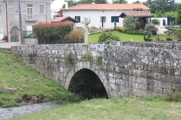 Ponte Velha de Chamosinhos - São Pedro da Torre, Valença - 08.jpg