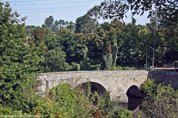 Ponte da Lagoncinha - Portugal (36467701392).jpg
