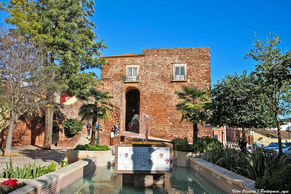 Portas de Silves - Portugal (52092153899).jpg