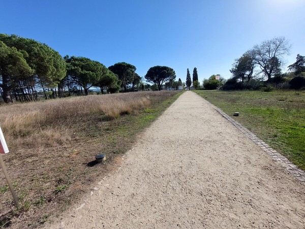 Recinto da Batalha de Aljubarrota junto ao Centro de Interpretação da Batalha de Aljubarrota.jpg