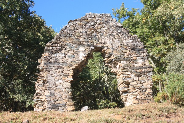 Ruínas da Capela da Senhora da Hera - 04.jpg