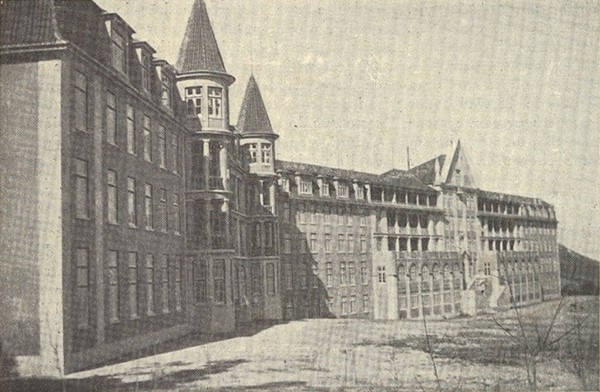 Sanatorio Penhas Saude - Edificio - GazetaCF 1398 1946.jpg