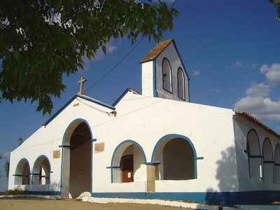 Lápide da Igreja de Benavila