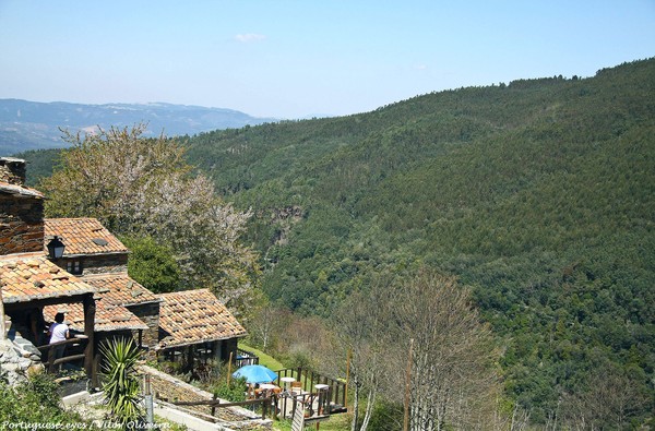 Talasnal - Portugal (34018457502).jpg