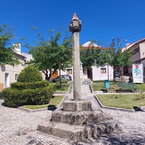 Pelourinho de Vila Nova de Anços