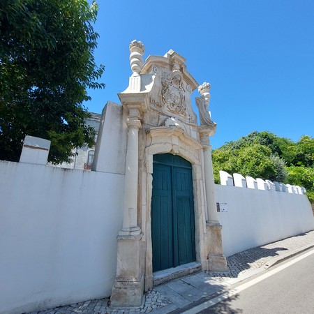 Vista pela esquerda para Pórtico dos Pinas 07.jpg