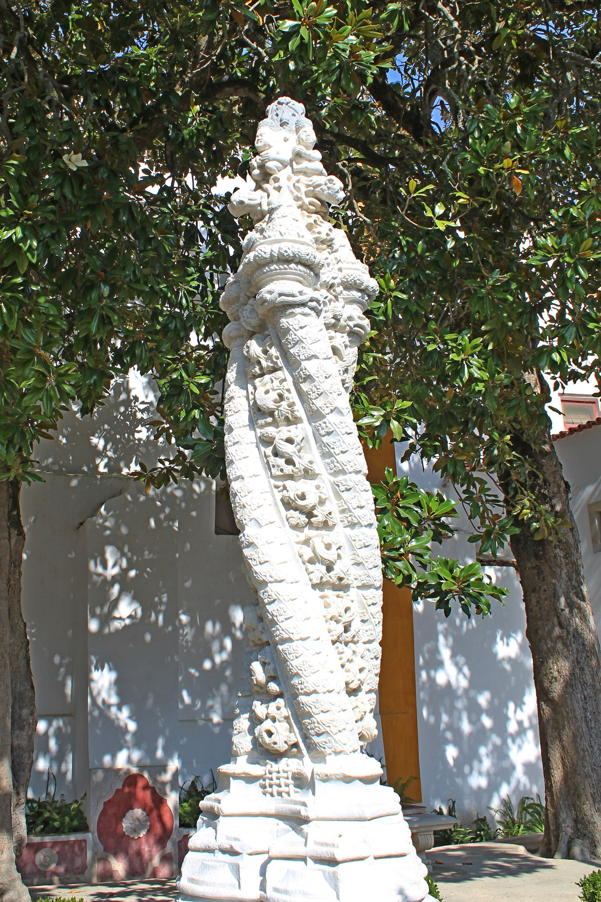 Antigo repuxo manuelino da Vila de Sintra.jpg