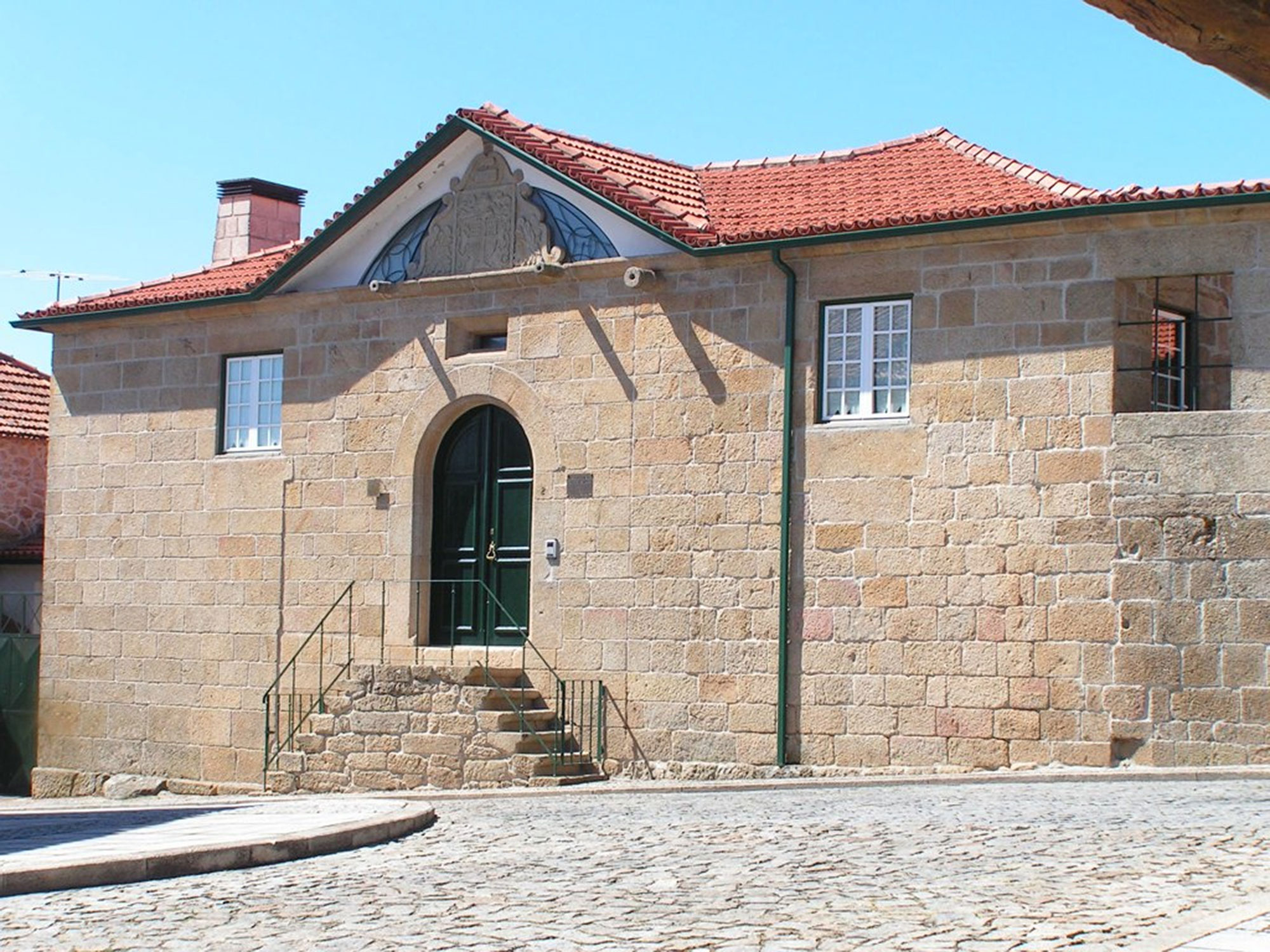 Casa da Comenda de Malta (Sernancelhe) (5987344438).jpg