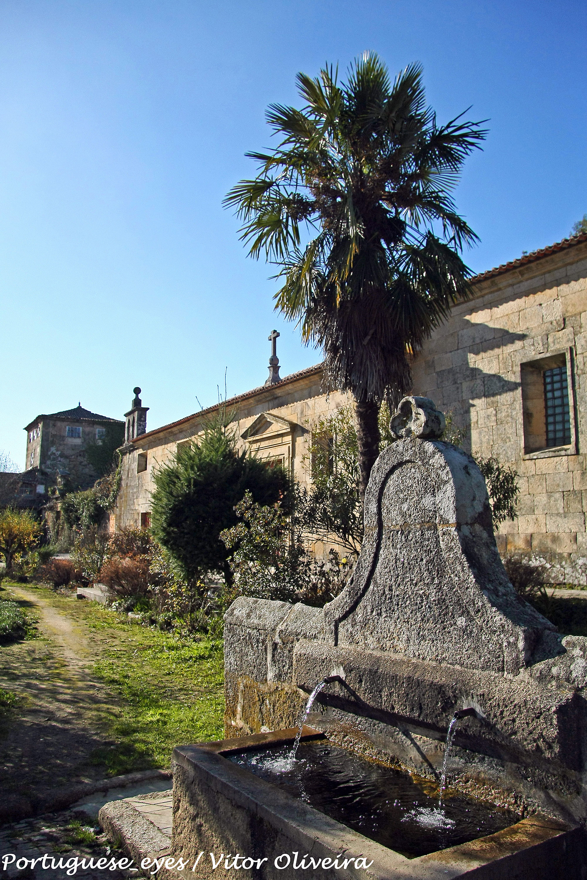 Convento de Nossa Senhora da Oliva - Tojal - Portugal (10176929454).jpg