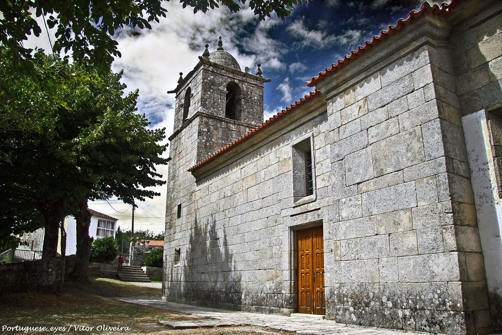 Igreja Matriz de Moimenta - Portugal (20971124145).jpg