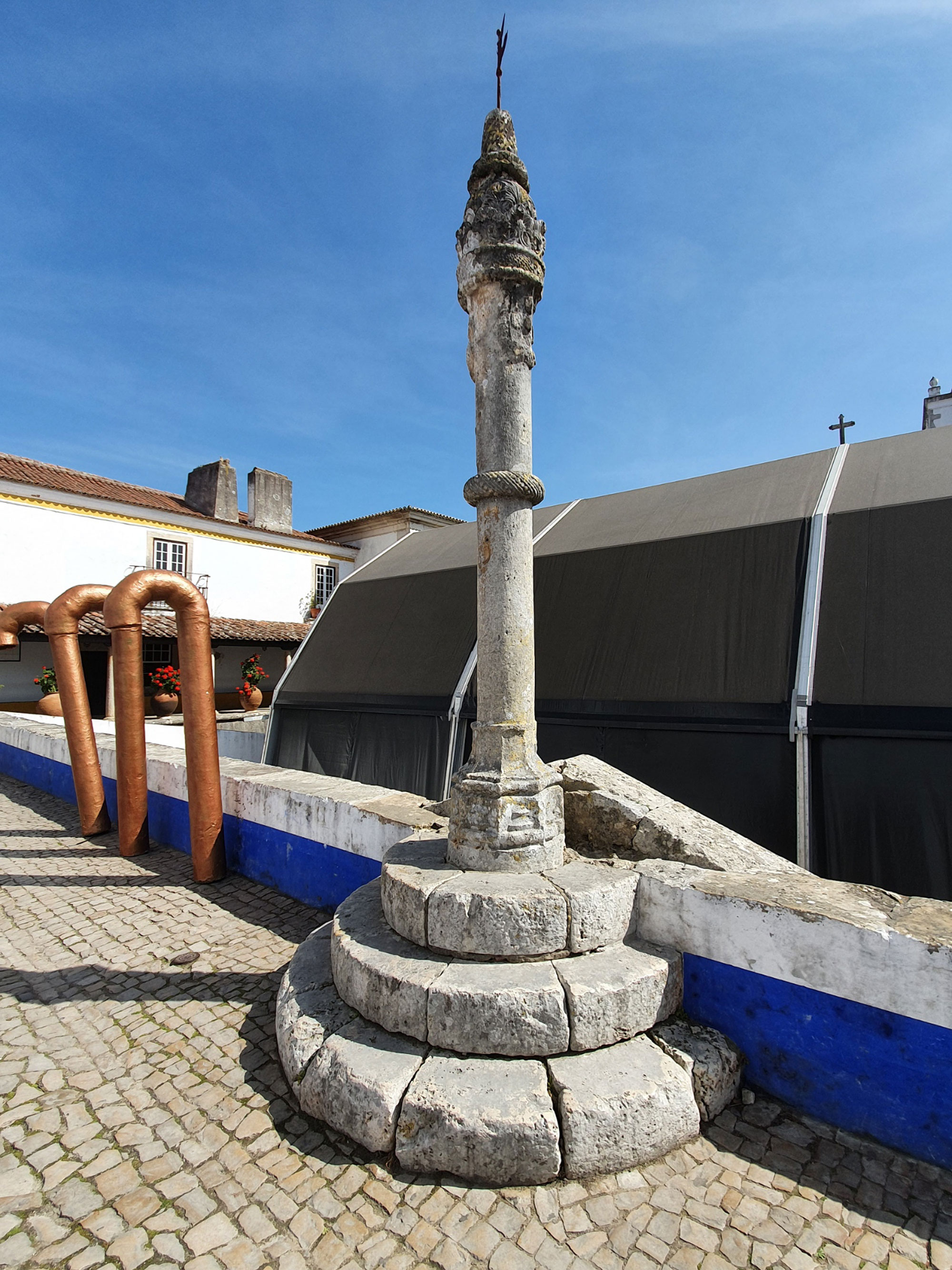 Pelourinho Praça de Santa Maria (Óbidos) 01.jpg