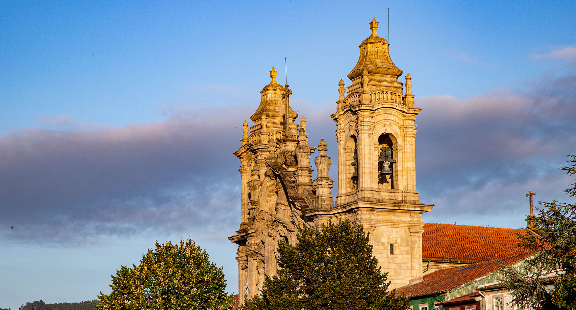 Torres da Basílica dos Congregados.jpg