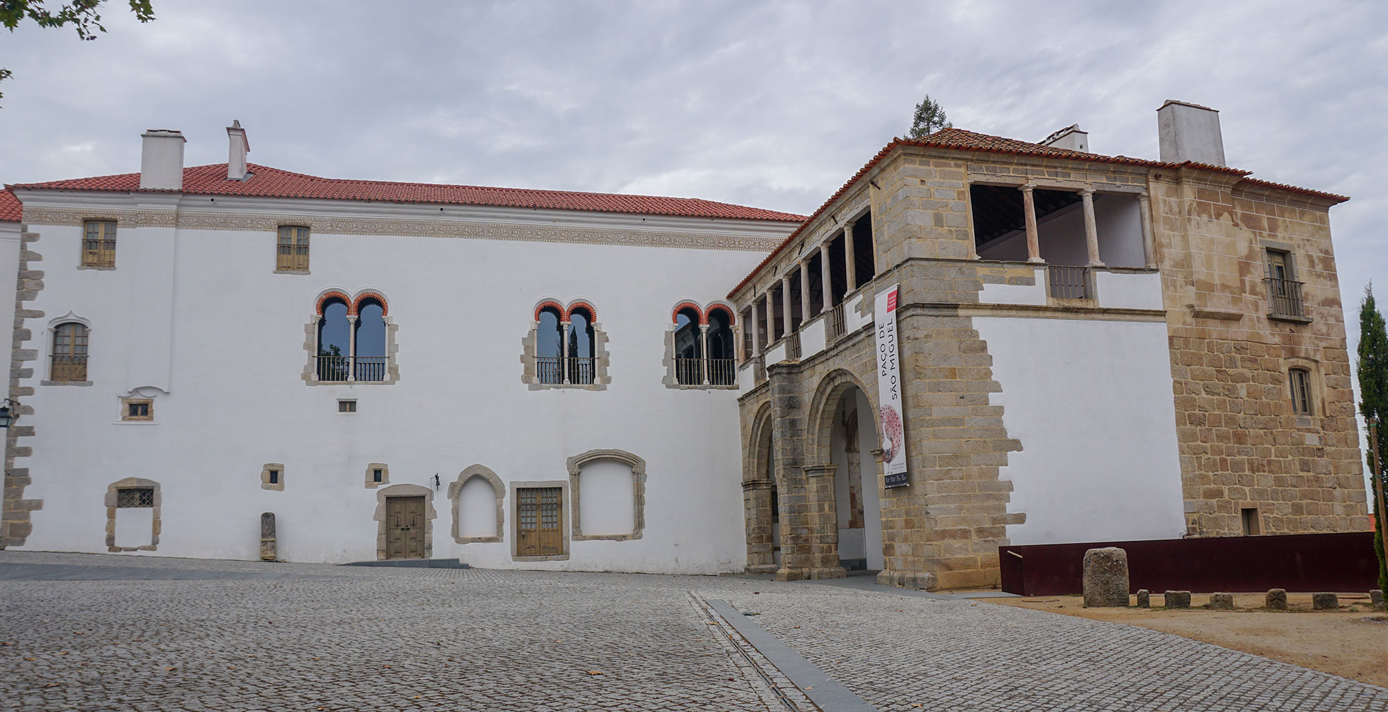 União das Freguesias de Évora (São Mamede, Sé, São Pedro e Santo Antão) - Palácio dos antigos Condes de Basto - 20200916180921.jpg