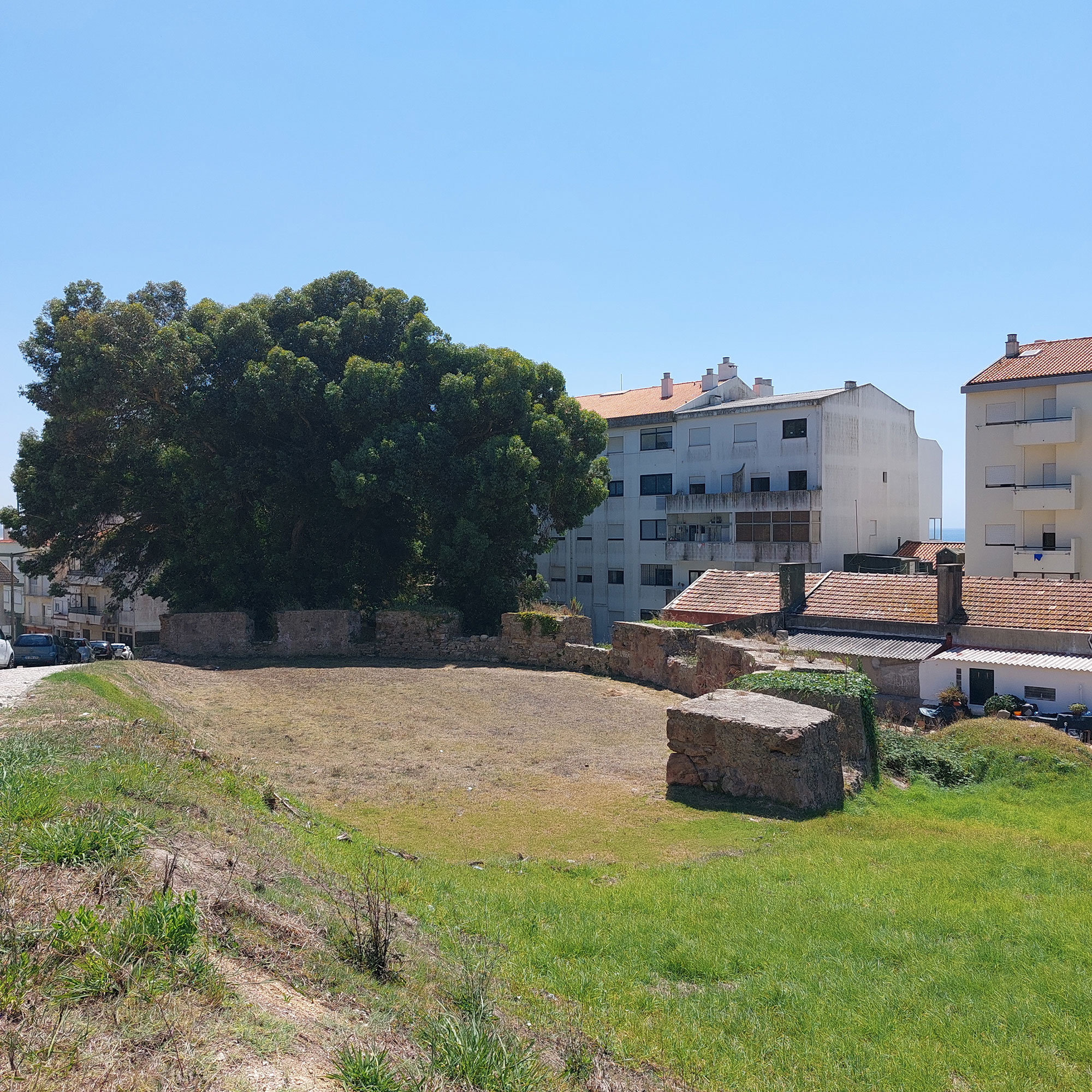 Vista distante do Fortim de Palheiros em Figueira da Foz, Portugal 05.jpg